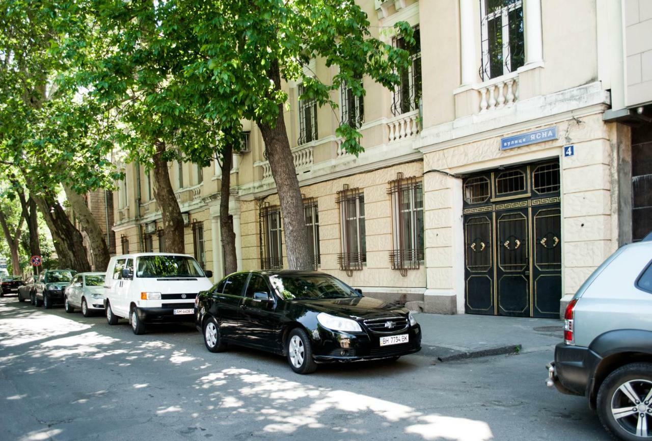 אודסה Hostel Uyutniy Dvorik מראה חיצוני תמונה